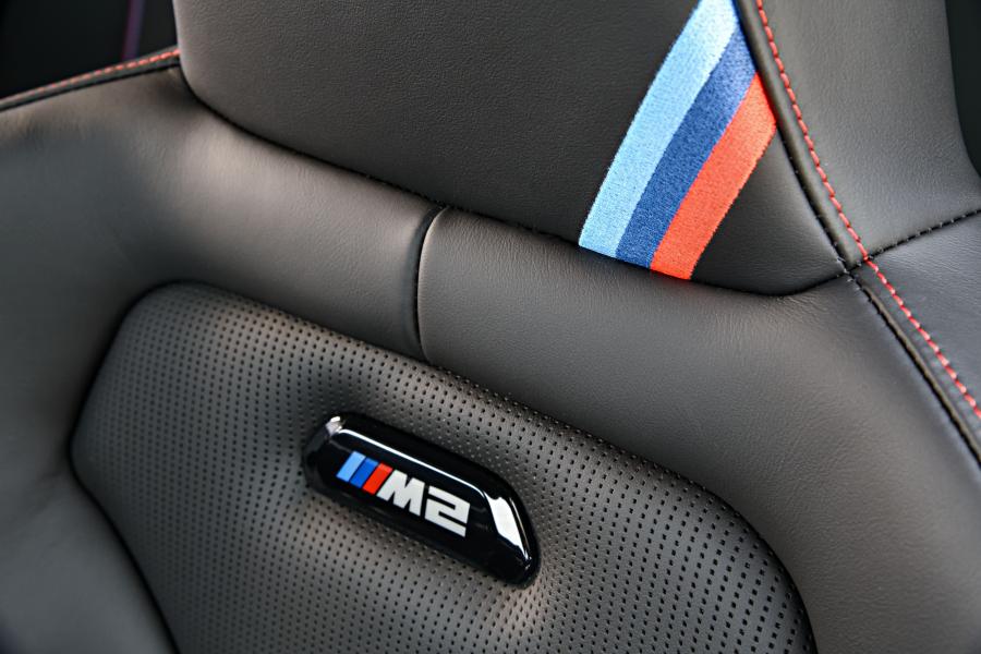 Детали интерьера BMW M2 CS (F87) 2019 года  (WW) (фото 72 из 89)